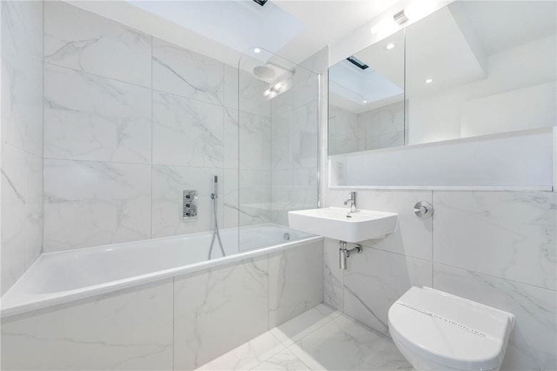 3 bedroom house, Welbeck Way, Marylebone W1G - Available