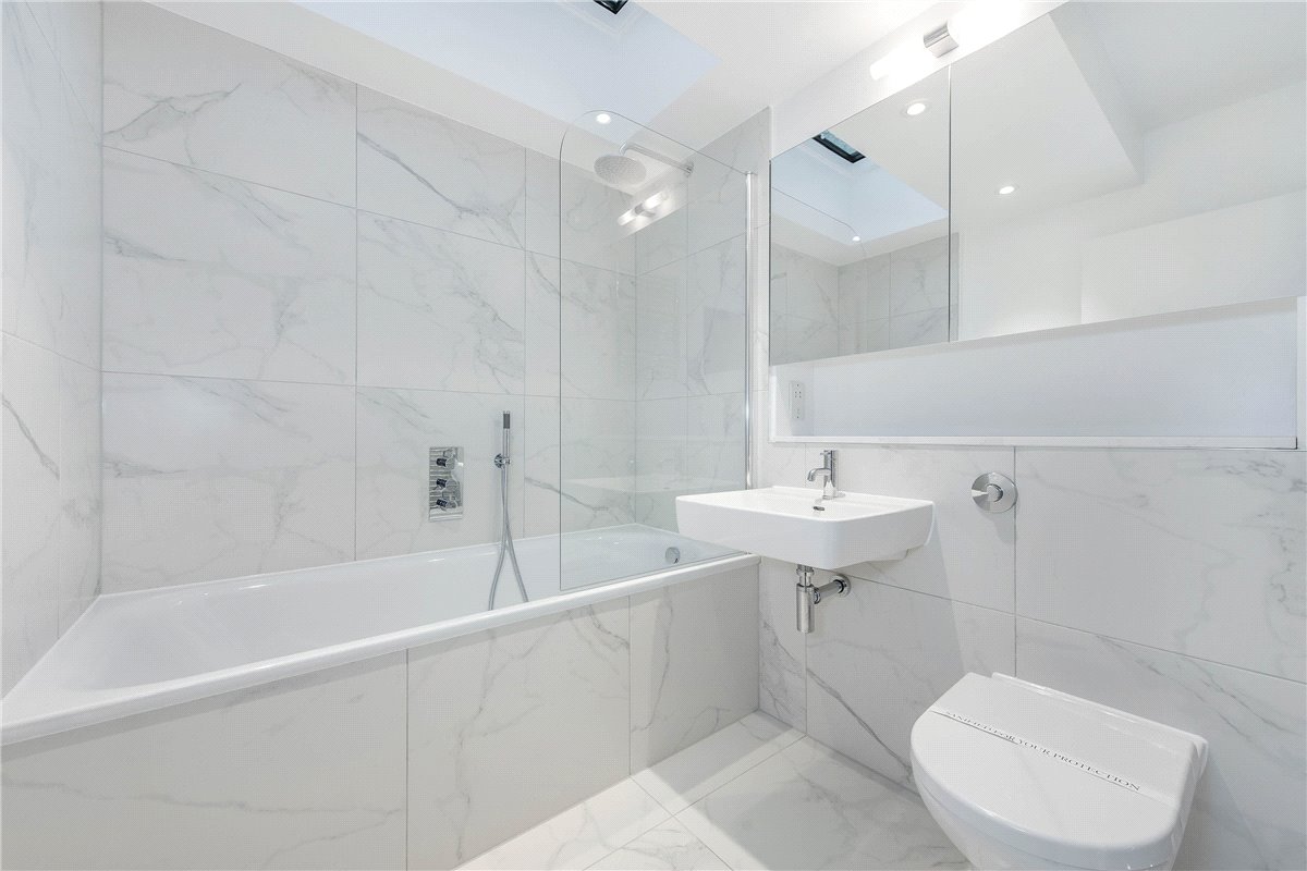 3 bedroom house, Welbeck Way, Marylebone W1G - Available