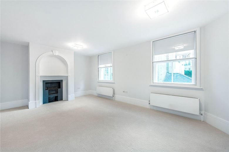 3 bedroom house, Welbeck Way, Marylebone W1G - Available