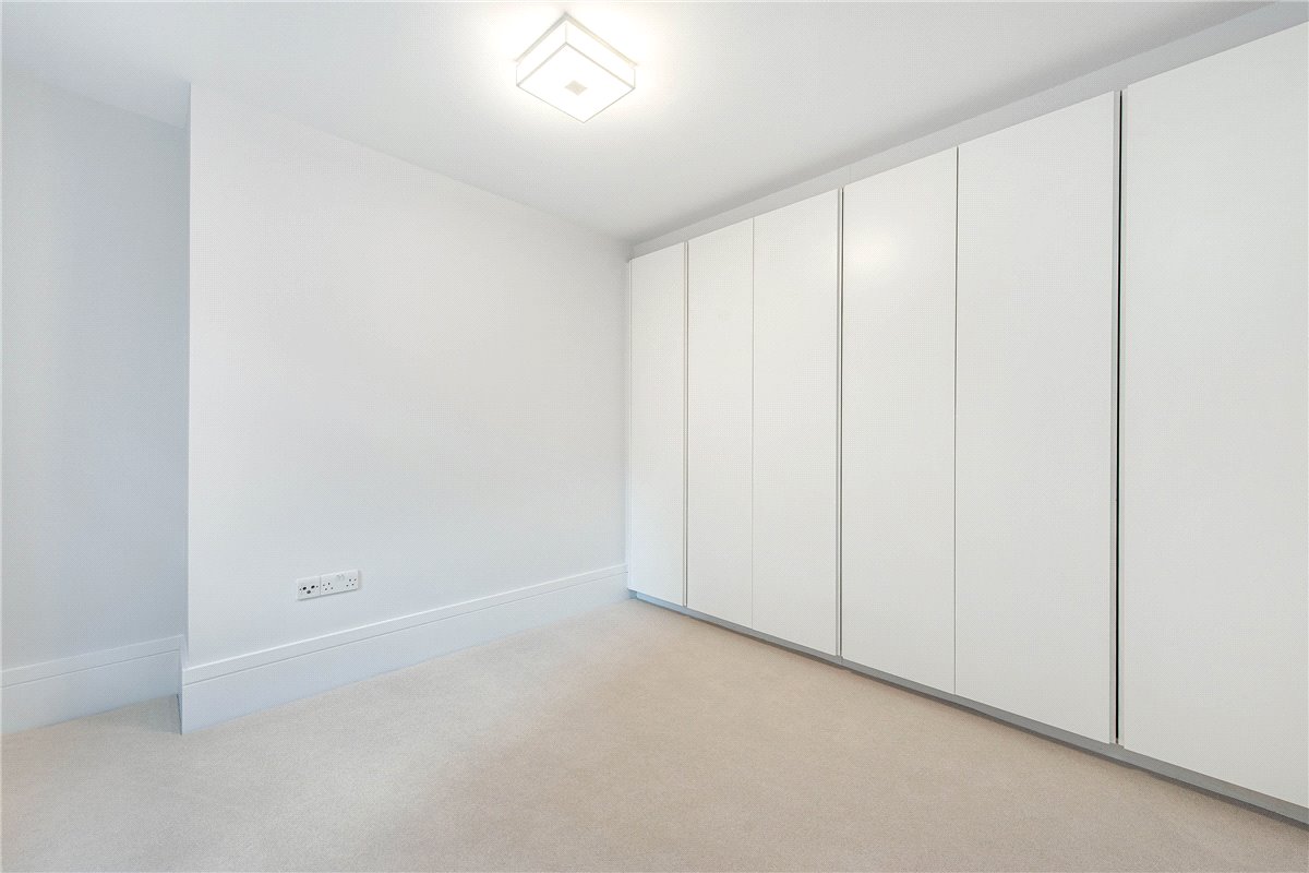3 bedroom house, Welbeck Way, Marylebone W1G - Available