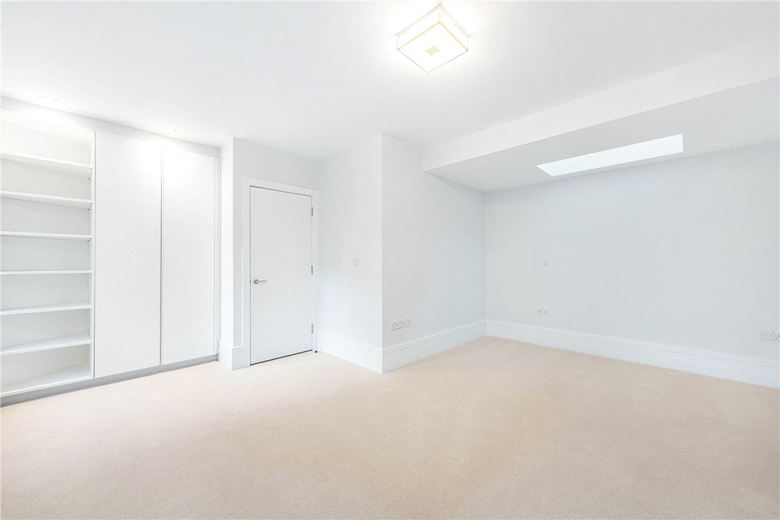 3 bedroom house, Welbeck Way, Marylebone W1G - Available