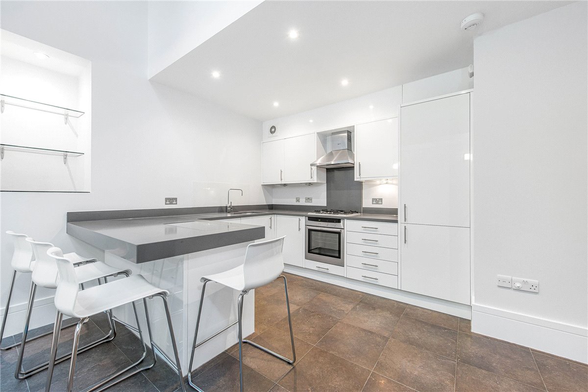 3 bedroom house, Welbeck Way, Marylebone W1G - Available