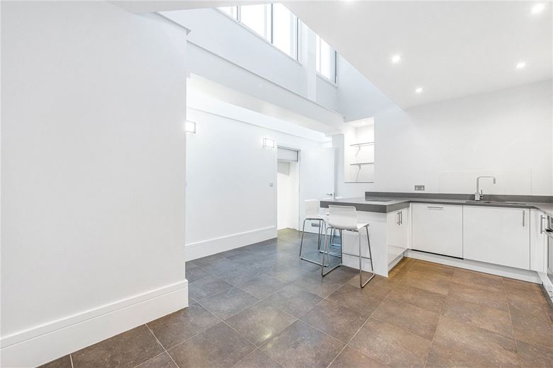 3 bedroom house, Welbeck Way, Marylebone W1G - Available