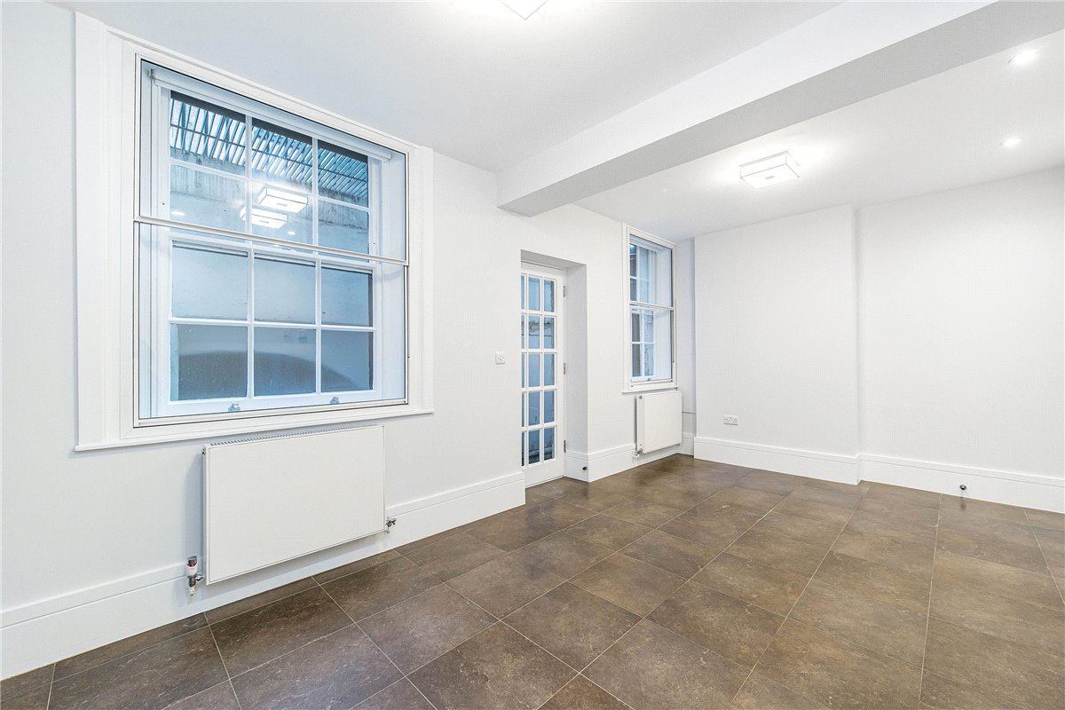 3 bedroom house, Welbeck Way, Marylebone W1G - Available