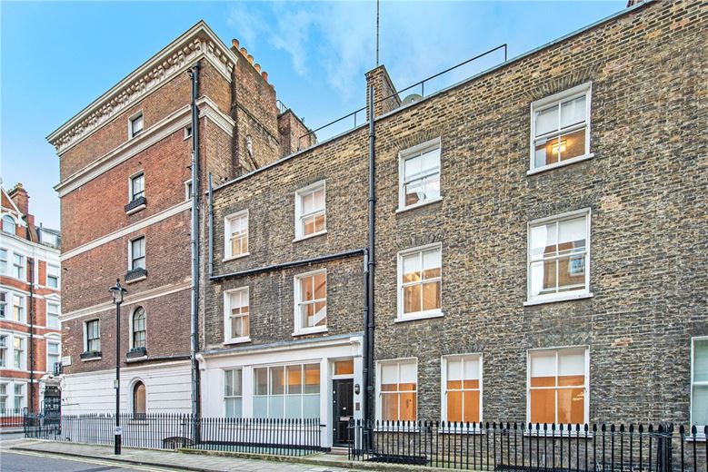 3 bedroom house, Welbeck Way, Marylebone W1G - Available