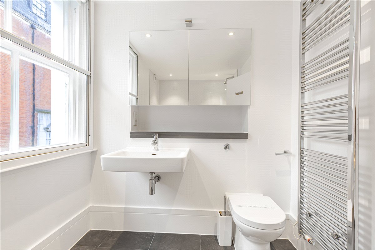 3 bedroom house, Welbeck Way, Marylebone W1G - Available