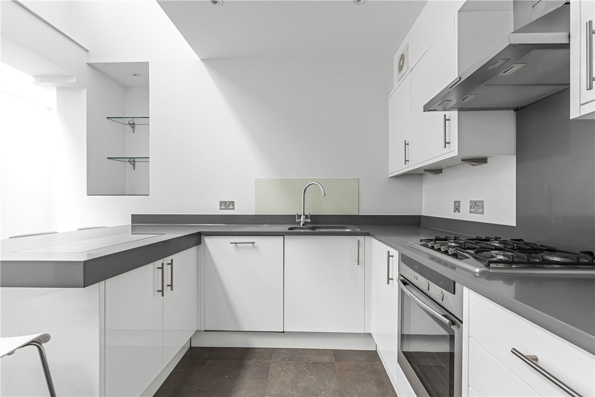 3 bedroom house, Welbeck Way, Marylebone W1G - Available