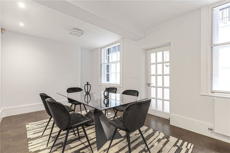 3 bedroom house, Welbeck Way, Marylebone W1G - Available