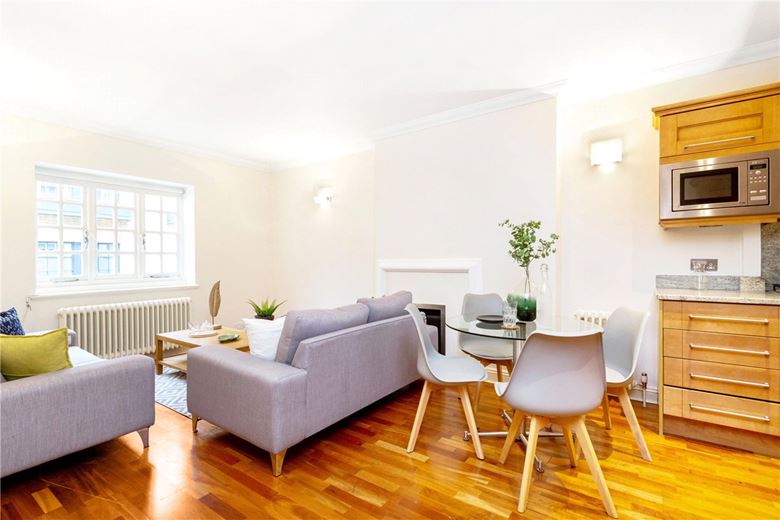 2 bedroom flat, Duchess Mews, Marylebone W1G - Available