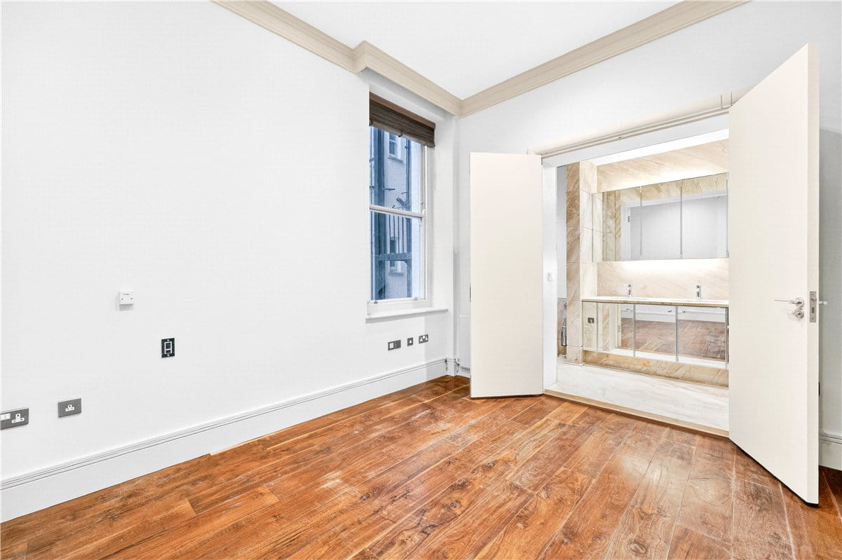 4 bedroom flat, Marylebone Road, Marylebone NW1 - Available