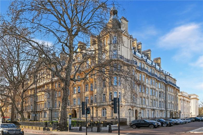 4 bedroom flat, Marylebone Road, Marylebone NW1 - Available