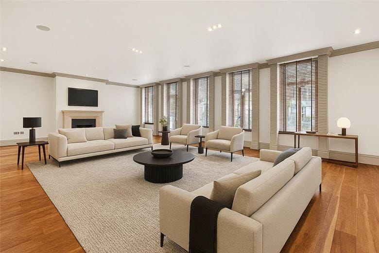 4 bedroom flat, Marylebone Road, Marylebone NW1 - Available