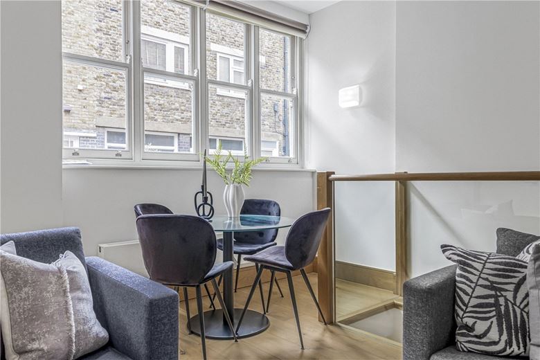 2 bedroom house, Bentinck Mews, Marylebone W1U - Available