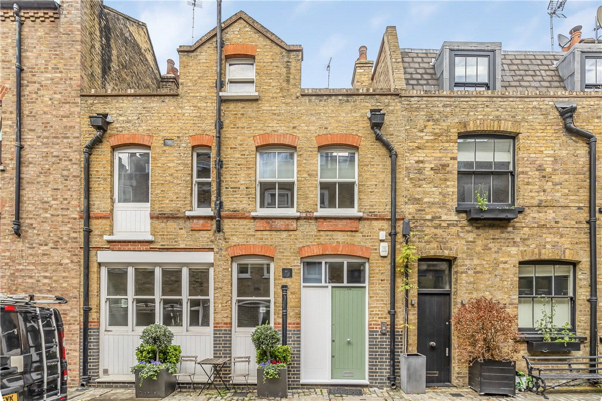 2 bedroom house, Bentinck Mews, Marylebone W1U - Available