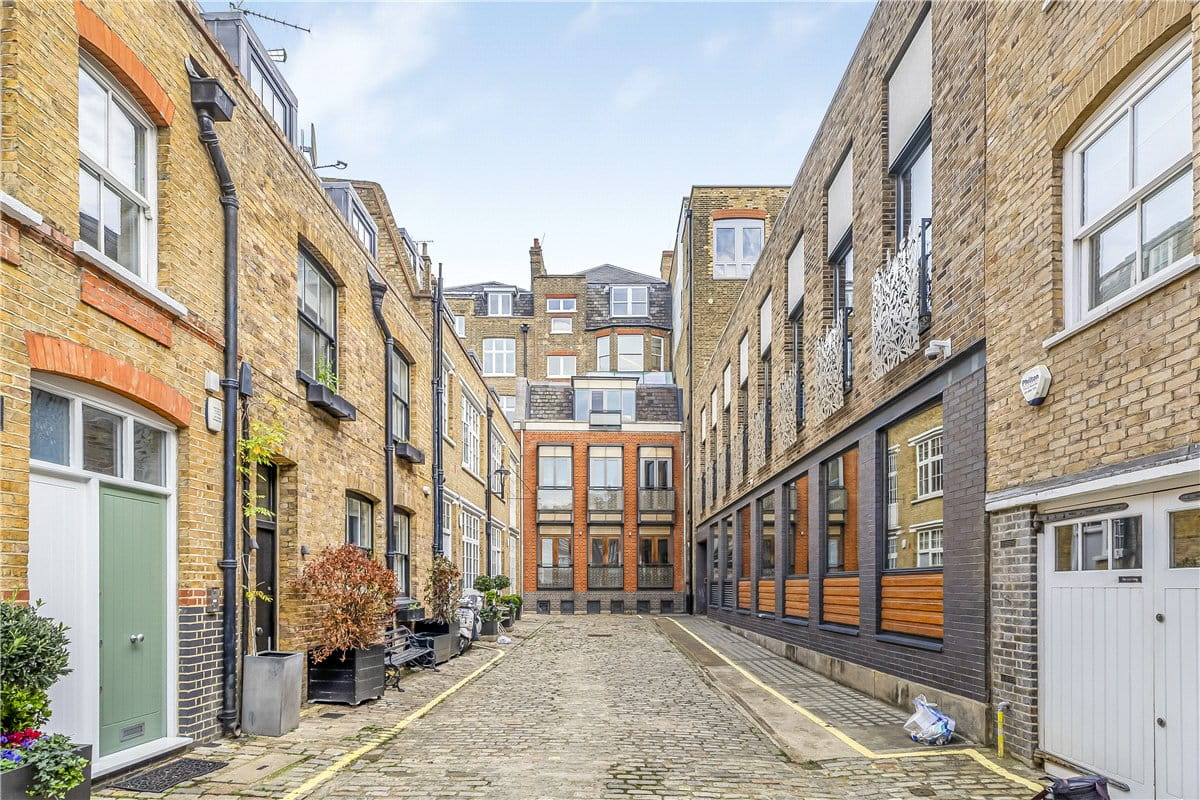 2 bedroom house, Bentinck Mews, Marylebone W1U - Available
