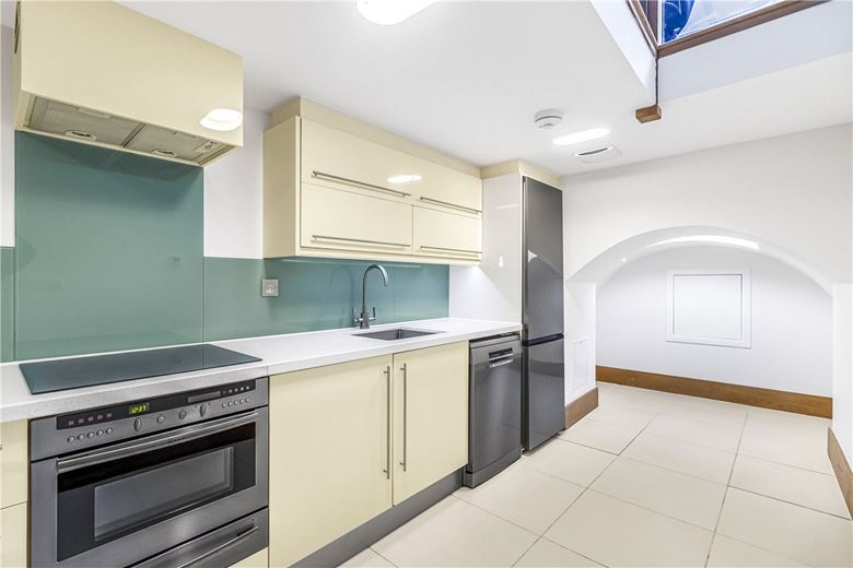 2 bedroom house, Bentinck Mews, Marylebone W1U - Available