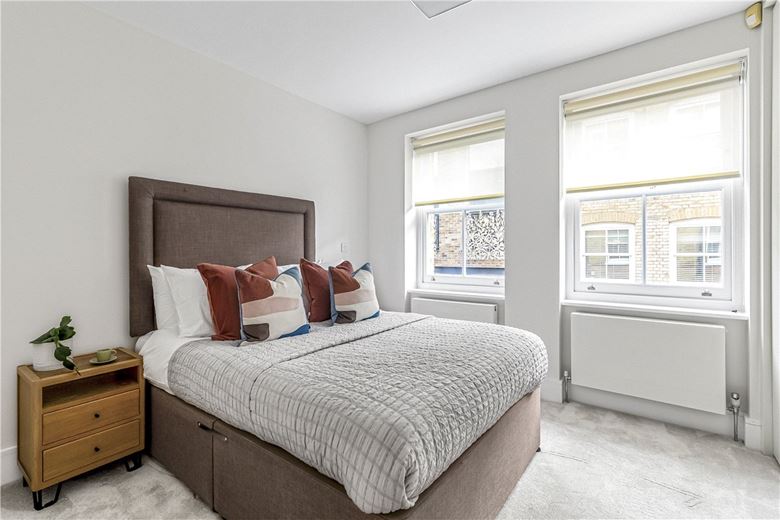 2 bedroom house, Bentinck Mews, Marylebone W1U - Available