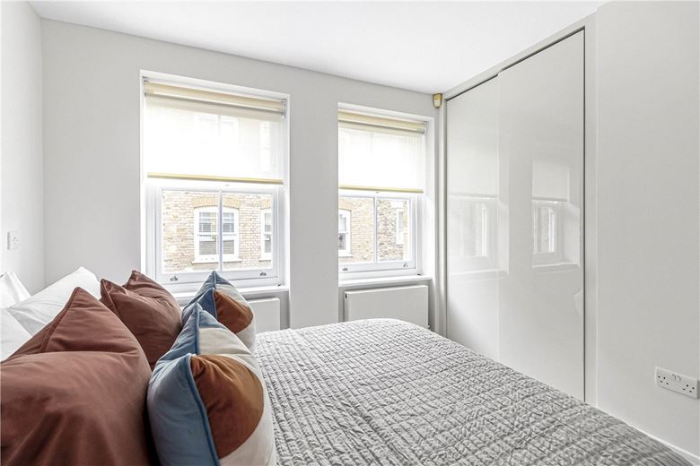 2 bedroom house, Bentinck Mews, Marylebone W1U - Available