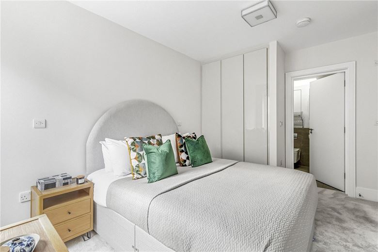 2 bedroom house, Bentinck Mews, Marylebone W1U - Available