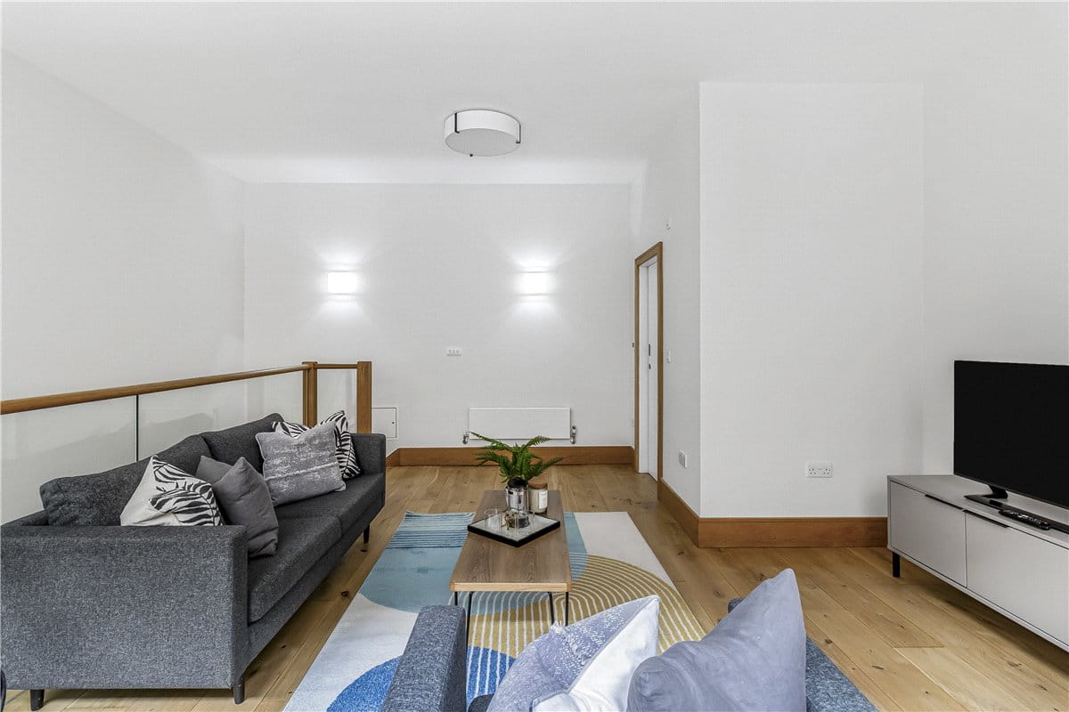 2 bedroom house, Bentinck Mews, Marylebone W1U - Available