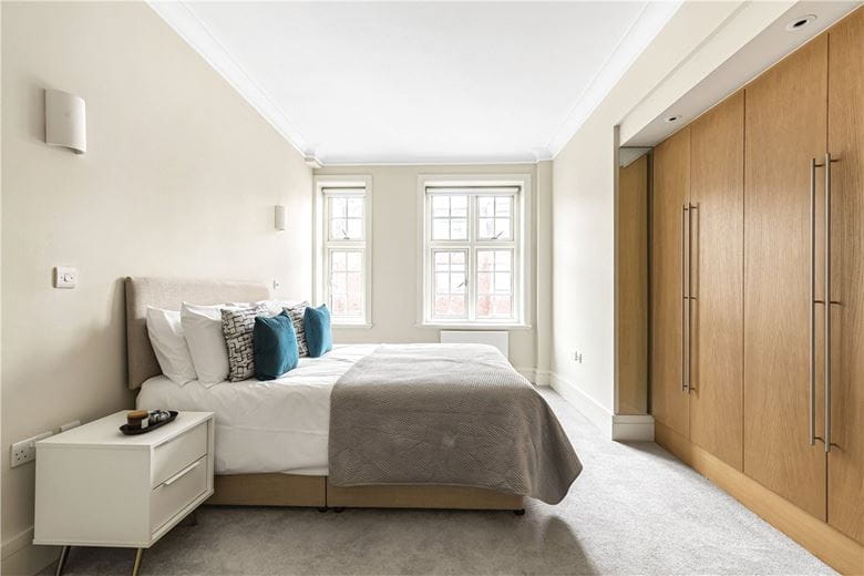 2 bedroom flat, Welbeck Street, Marylebone W1G - Available