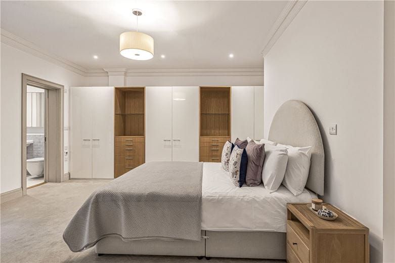 2 bedroom flat, Devonshire Street, Marylebone W1W