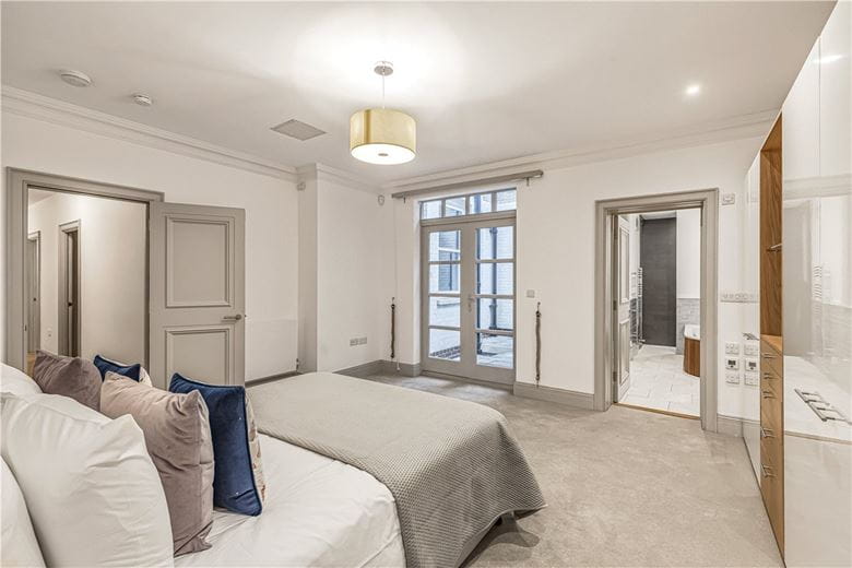 2 bedroom flat, Devonshire Street, Marylebone W1W