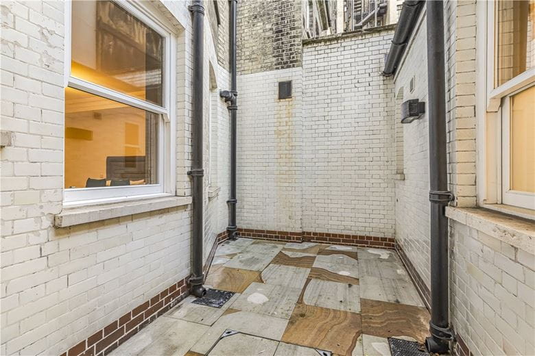 2 bedroom flat, Devonshire Street, Marylebone W1W