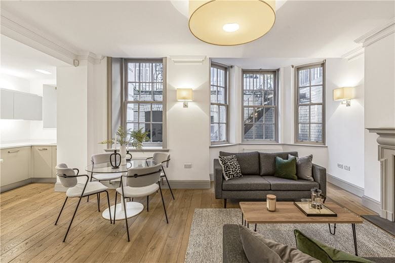 2 bedroom flat, Devonshire Street, Marylebone W1W