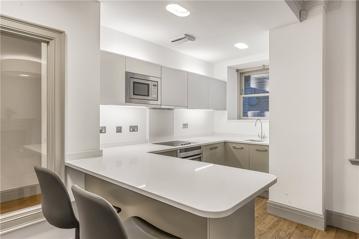 2 bedroom flat, Devonshire Street, Marylebone W1W