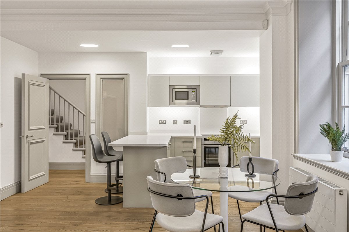 2 bedroom flat, Devonshire Street, Marylebone W1W