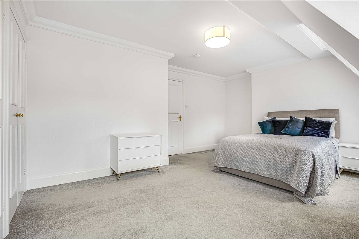 3 bedroom flat, Wimpole Street, Marylebone W1G - Available