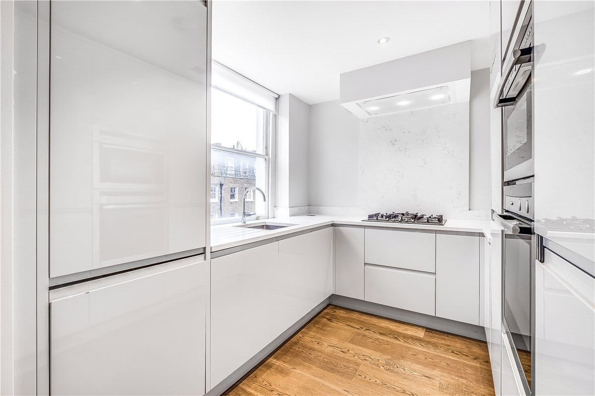 2 bedroom flat, Upper Wimpole Street, London W1G - Let Agreed