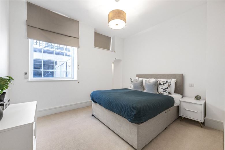 2 bedroom flat, Queen Anne Street, Marylebone W1G - Available
