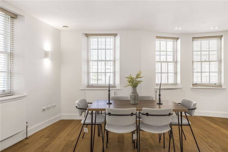 3 bedroom flat, Devonshire Street, Marylebone W1G - Available