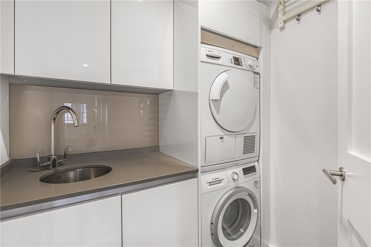 3 bedroom flat, Devonshire Street, Marylebone W1G - Available
