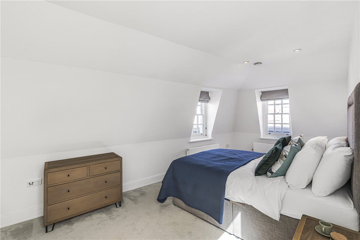 3 bedroom flat, Devonshire Street, Marylebone W1G - Available