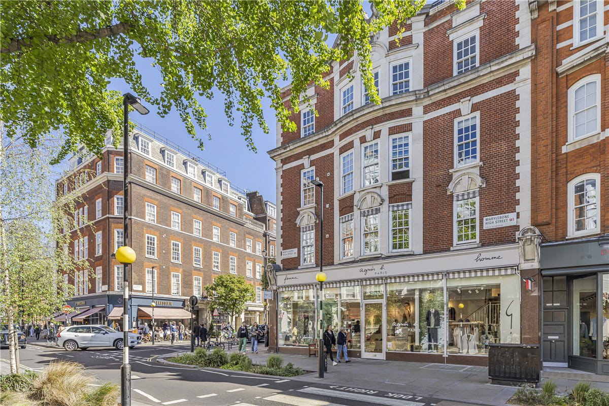 3 bedroom flat, Devonshire Street, Marylebone W1G - Available