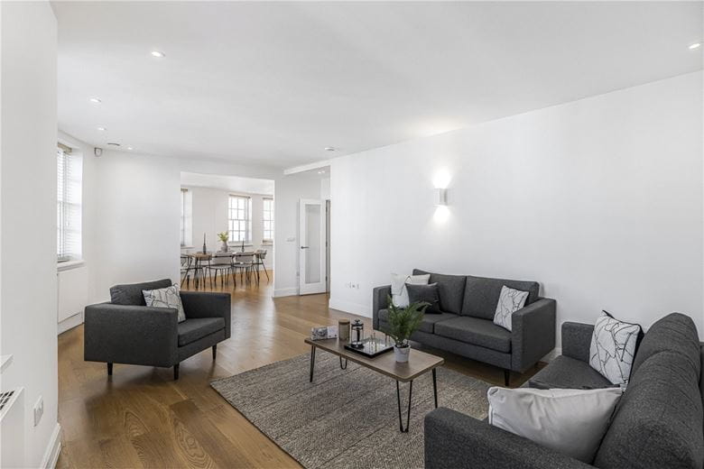 3 bedroom flat, Devonshire Street, Marylebone W1G - Available