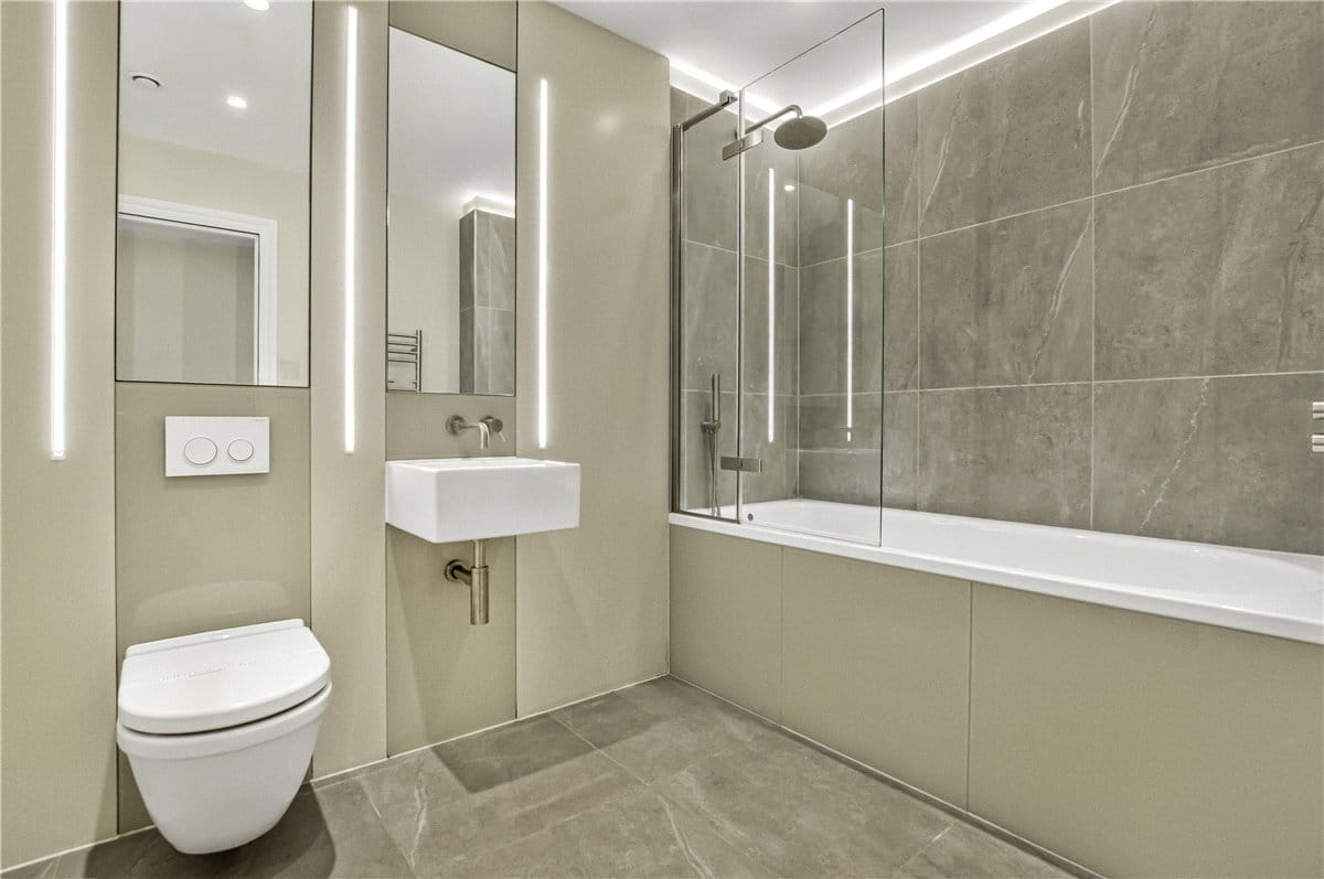 2 bedroom flat, Welbeck Street, Marylebone W1G - Available