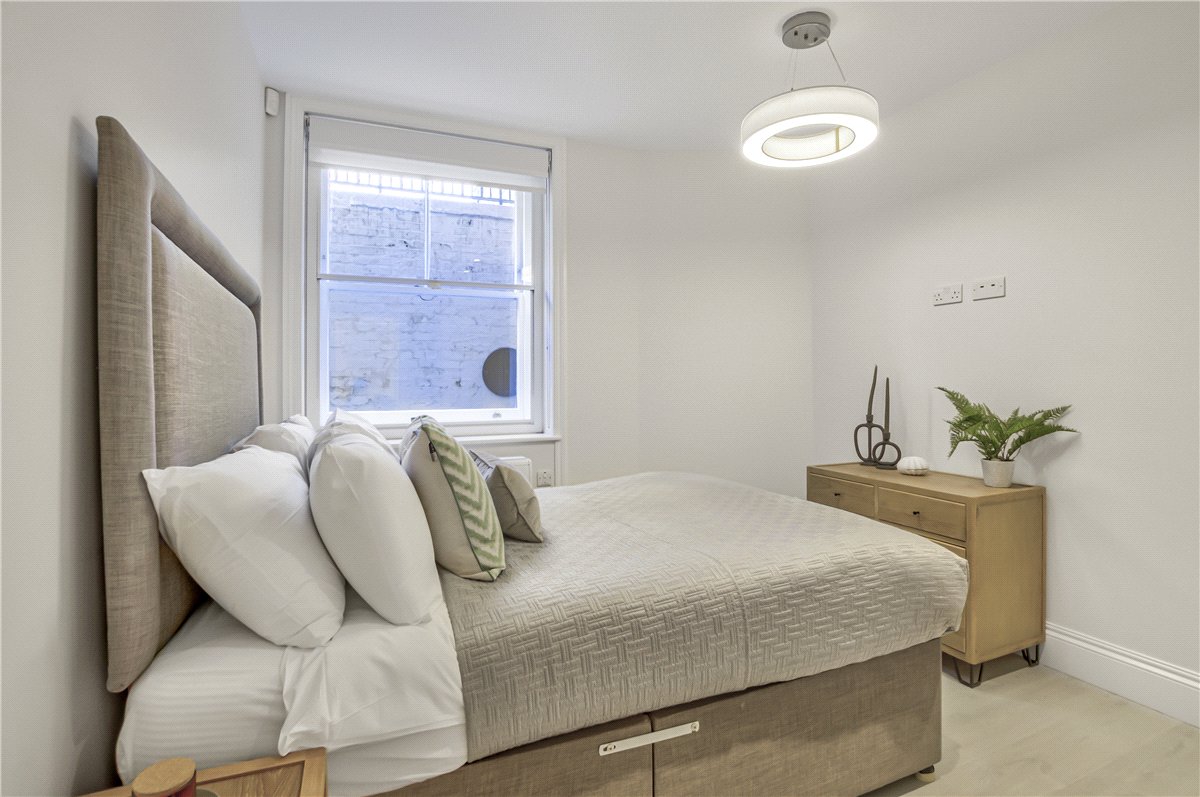 2 bedroom flat, Welbeck Street, Marylebone W1G - Available