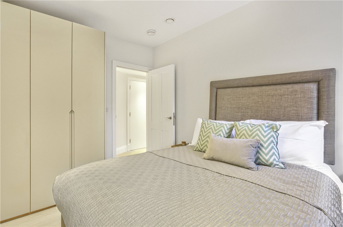 2 bedroom flat, Welbeck Street, Marylebone W1G - Available