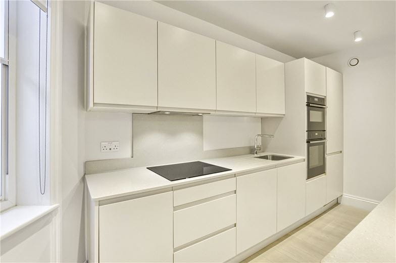 2 bedroom flat, Welbeck Street, Marylebone W1G - Available