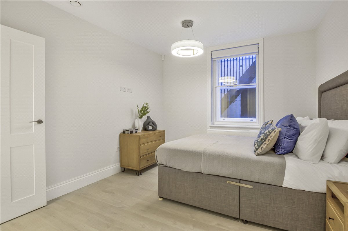 2 bedroom flat, Welbeck Street, Marylebone W1G - Available