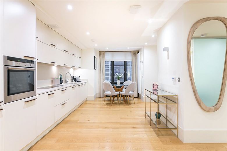 1 bedroom flat, Armitage Apartments, 228 Great Portland Street W1W - Available