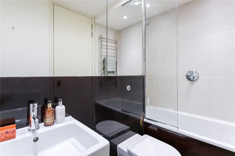 1 bedroom flat, Armitage Apartments, 228 Great Portland Street W1W - Available