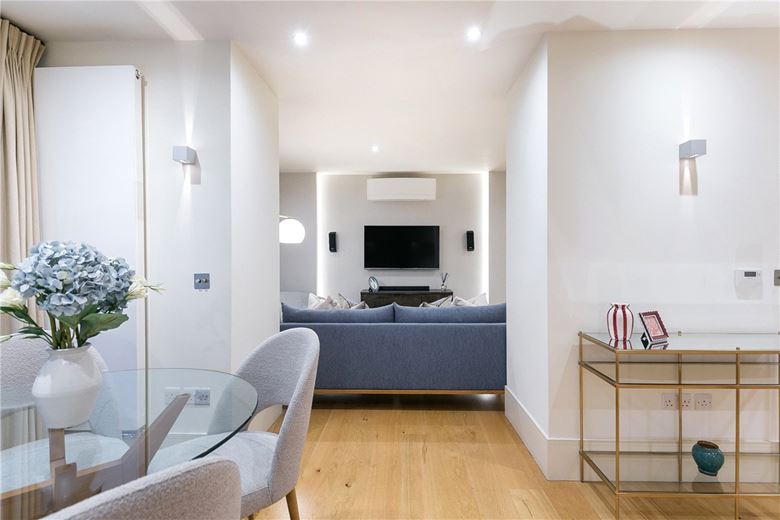 1 bedroom flat, Armitage Apartments, 228 Great Portland Street W1W - Available