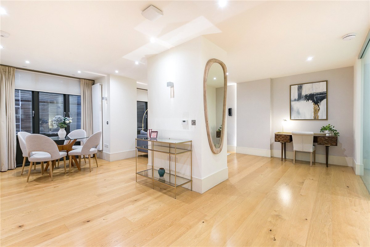 1 bedroom flat, Armitage Apartments, 228 Great Portland Street W1W - Available