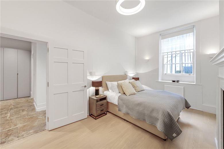 4 bedroom flat, Devonshire Place, Marylebone W1G - Available