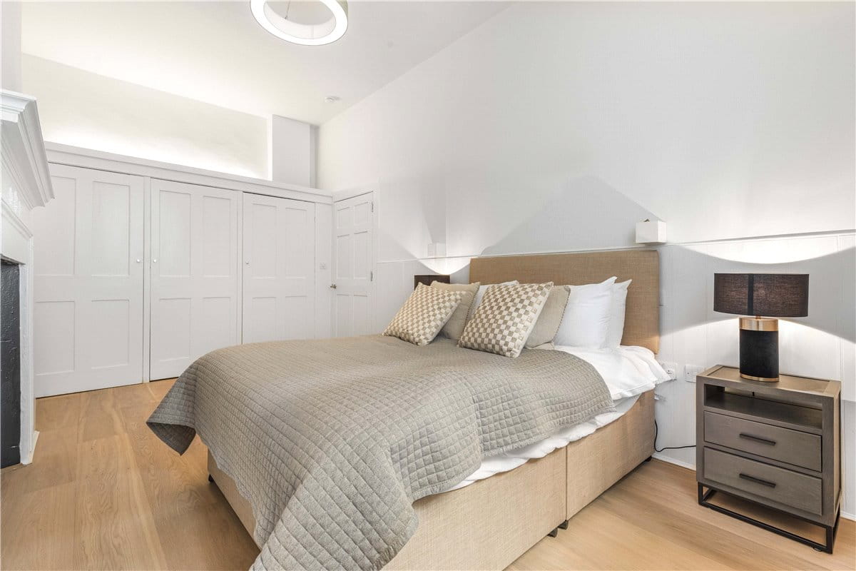 4 bedroom flat, Devonshire Place, Marylebone W1G - Available